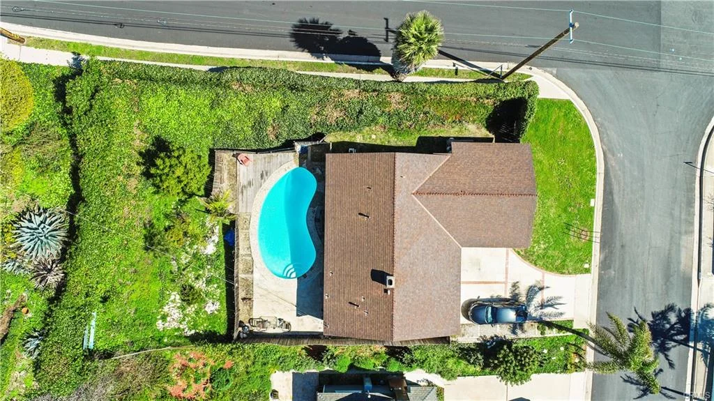 1700-Grenadier-Dr-16