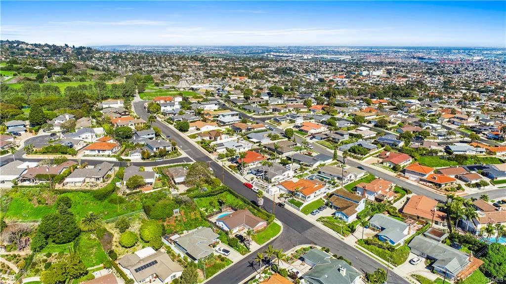 1700-Grenadier-Dr-22