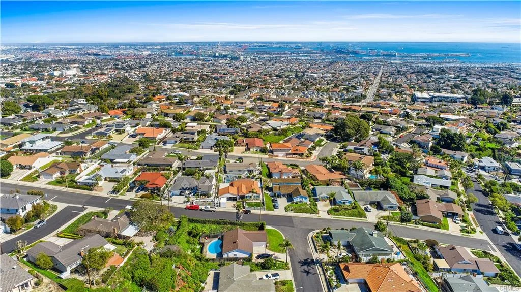 1700-Grenadier-Dr-27